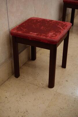 Sgabello in legno (6)