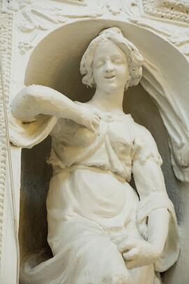 scultura in stucco, allegoria della temperanza