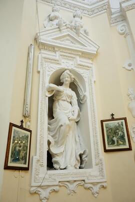 cornice scultura in stucco