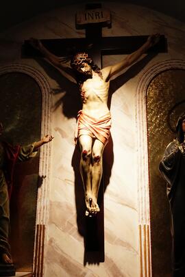 Statua di Cristo crocifisso