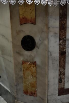 Decorazione in marmo - S. Giovanni Evangelista