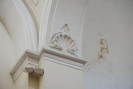 Fregio su colonna Chiesa S. Anna