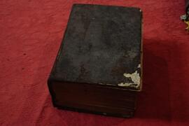 Libro antico in copertina rigida n60