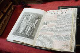 Interno Libro antico in copertina rigida n.84