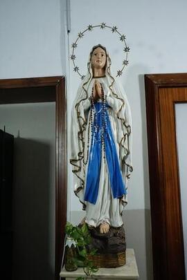 Statua della Madonna di Lourdes