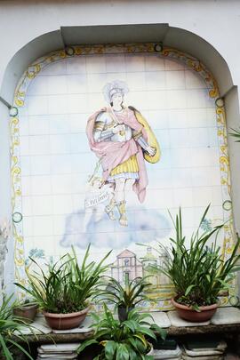 Complesso decorative esterno in maiolica