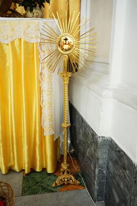 suppellettile da altare