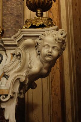 Testa alata altare dx