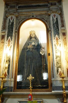 decorazione marmorea di mostra d’altare