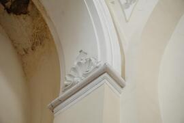 Rilievo su colonna 2 Chiesa S. Anna