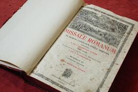 Interno Libro antico in copertina rigida n.57
