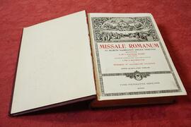 Interno Libro antico in copertina rigida n.51