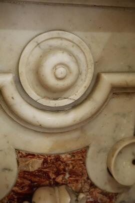 Rilievo decorativo in marmo