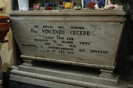Tomba in marmo di Fra Vincenzo Cecere