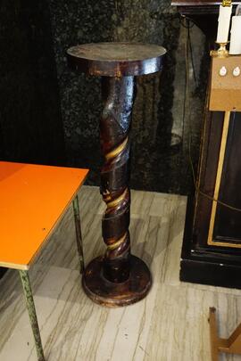 Colonna in legno