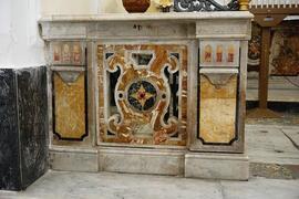 decorazione in marmo San Francesco