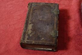 Libro antico in copertina rigida n71