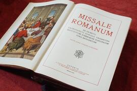 Interno Libro antico in copertina rigida n.58