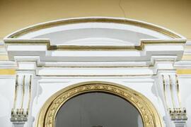 Cornice in stucco