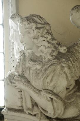 Elemento decorativo frontone