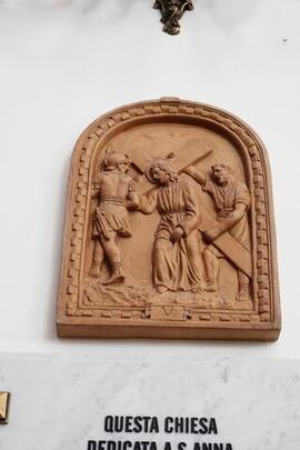 Alto rilievo in terracotta della Via Crucis 2