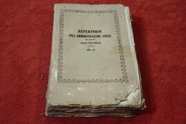 Interno Libro antico in copertina rigida n.28