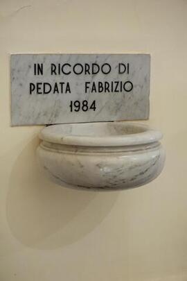 Acquasantiera in ricordo di Pedata Fabrizio