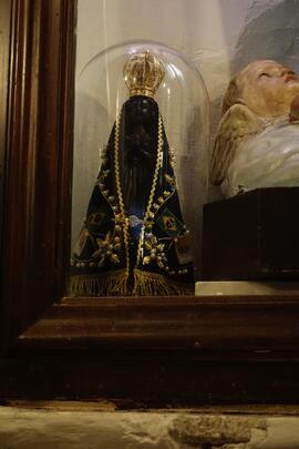 statua devozionale di Madonna nera