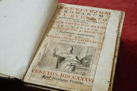 Interno Libro antico in copertina rigida n.61