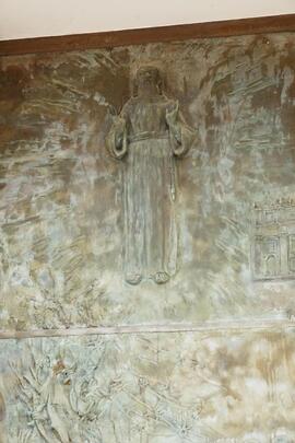 Rilievo sul portone in bronzo (2)