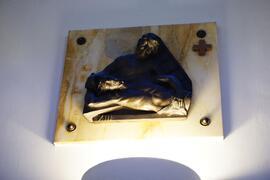 Quadretto della XIII stazione della Via Crucis