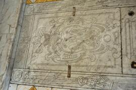 Decorazione di lastra tombale