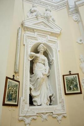 cornice scultura in stucco