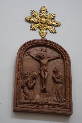 Rilievo in terracotta della Via Crucis Chiesa S. Anna