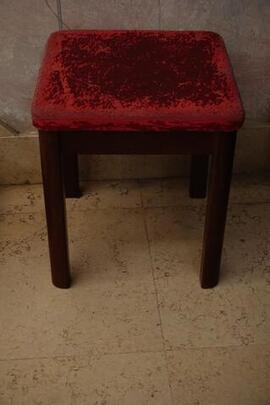Sgabello in legno