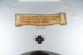 Affresco di una pergamena con scritte in latino - Complesso di Santa Maria delle Grazie