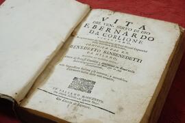 Interno Libro antico in copertina rigida n.18