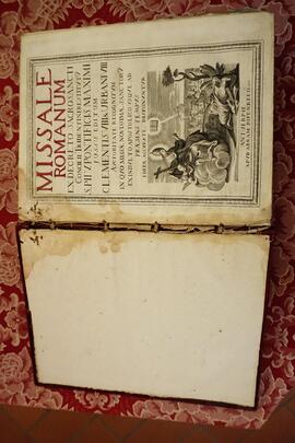 Libro antico aperto Chiesa S. Anna
