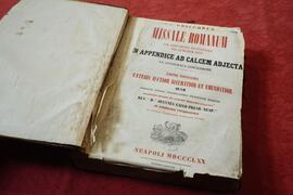 Interno Libro antico in copertina rigida n.48