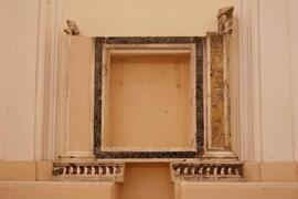 Resti di mostra di nicchia