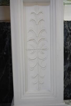 Decorazione sulla colonna - Chiesa S. Giovanni Evangelista