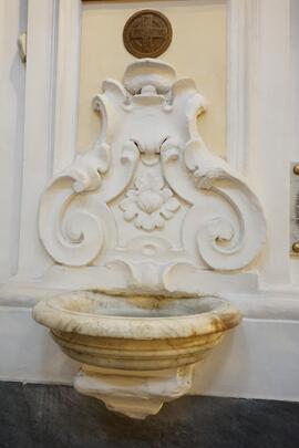 mostra di acquasantiera