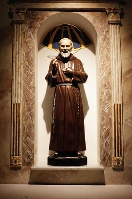 Statua di Padre Pio