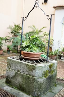 Elemento di cortile, pozzo