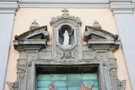 elemento decorativo esterno di portale