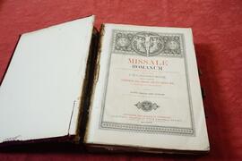 Interno Libro antico in copertina rigida n.50