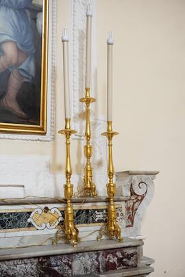 Suppellettile da altare 2
