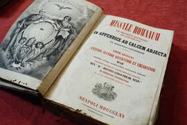 Interno Libro antico in copertina rigida n.49