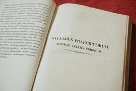 Interno Libro antico in copertina rigida n.25