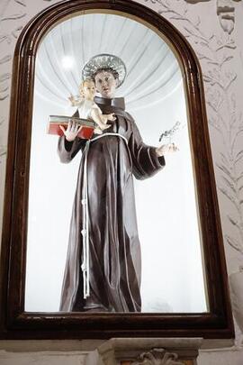 Statua di sant’Antonio e il bambino chiesa di san francesco